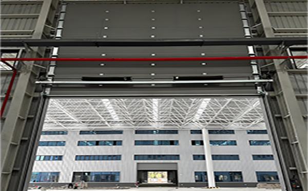 英吉沙工业提升门