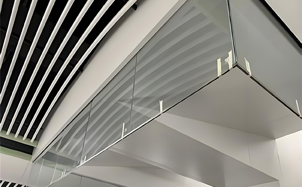 英吉沙玻璃挡烟垂壁