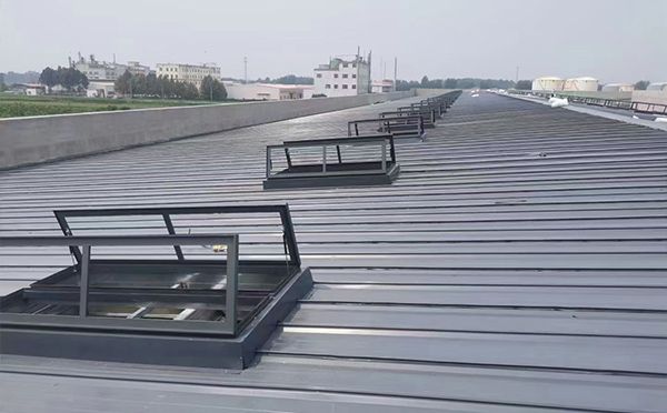 某中学室内体育馆英吉沙排烟窗改造项目