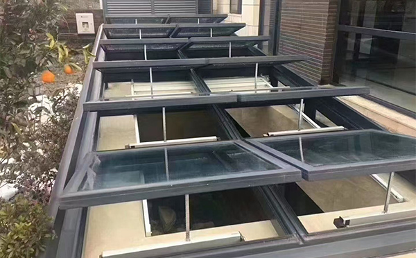 某轨道交通车辆维修车间英吉沙排烟窗应用