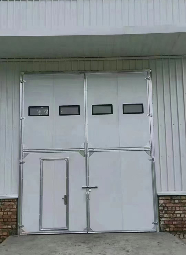 英吉沙工业门在设备装配车间出入口的实施记录