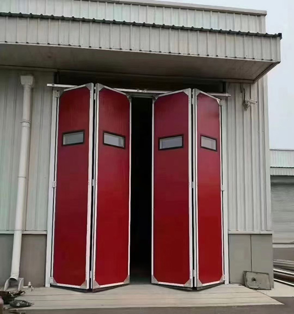 英吉沙工业折叠门在大型装配车间出入口的应用实例